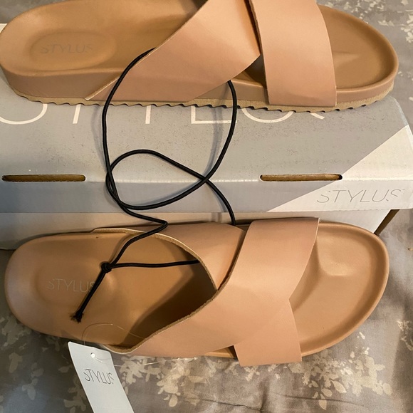 Super cute slip on sandals - Picture 3 of 3